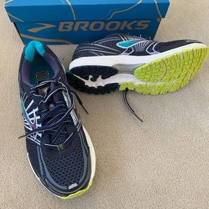 Brooks ‘Defyance 8’ Sneakers (women’s size 9)